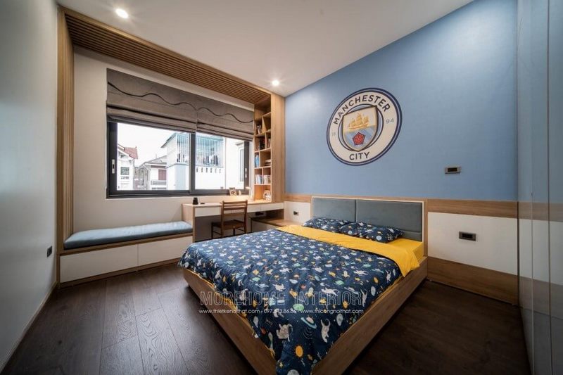 Thiết kế nội thất phòng ngủ cho bé trai này được thiết kế và thi công dễ dàng, cho phép trẻ dễ dàng sử dụng và điều chỉnh chi tiết trang trí.